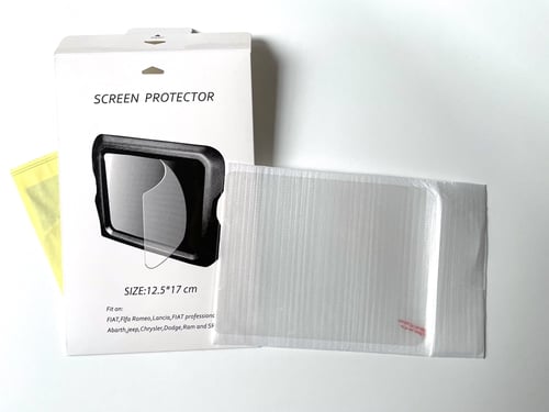 Off4rd: Szkło ochronne na ekran UConnect 8.4 Jeep Wrangler JL Gladiator JT
