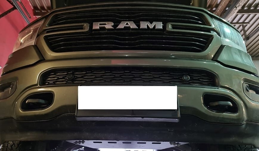 Heavy Cruiser: Osłona chłodnic , silnika , przekładni kierowniczej i przedniego mostu Offroad RAM 1500 2019 - z aktywnym przednim spojlerem